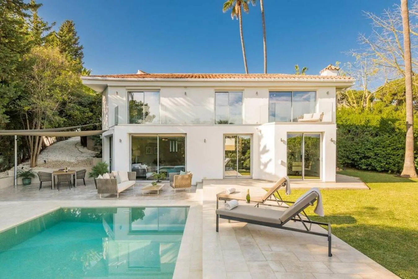 Villa Verde - 3-Bedroom Villa With Pool And Mountain View Marbella