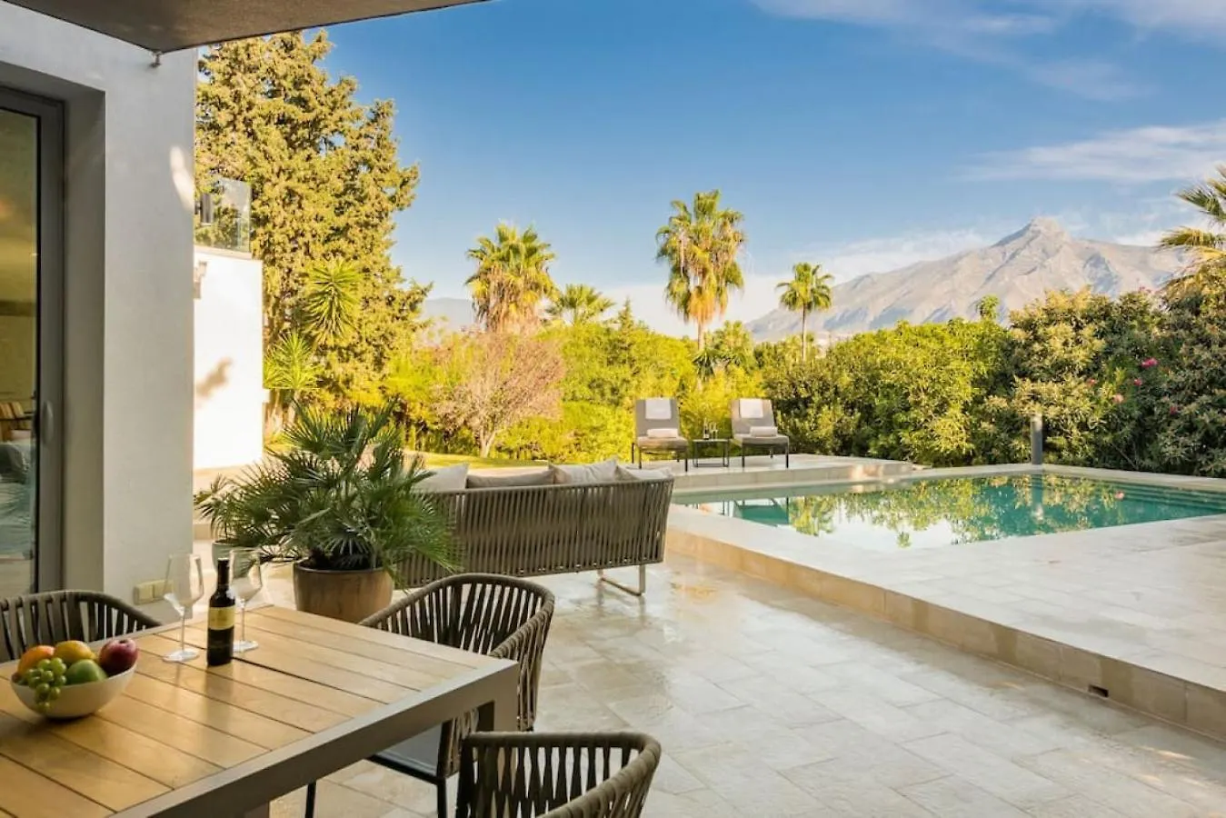 Villa Verde - 3-Bedroom Villa With Pool And Mountain View Marbella 0*,  Spagna