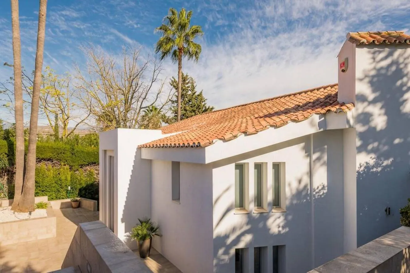 Villa Verde - 3-Bedroom Villa With Pool And Mountain View Marbella